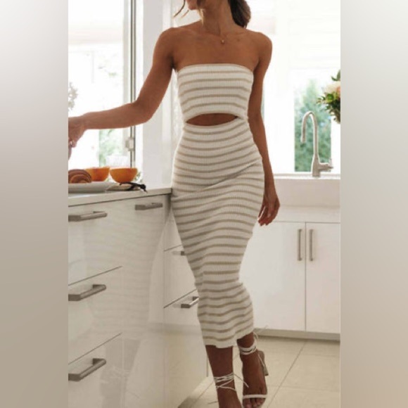 Chic Knit Strapless maxi dress with keyhole | striped white + tan | Small | NWT - Picture 1 of 8